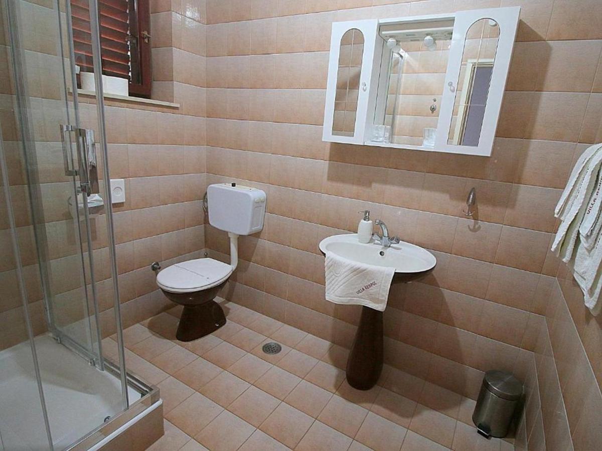 Villa Renipol Adults Only 苏提万 外观 照片