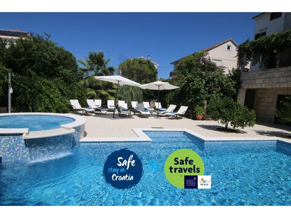 Villa Renipol Adults Only 苏提万 外观 照片